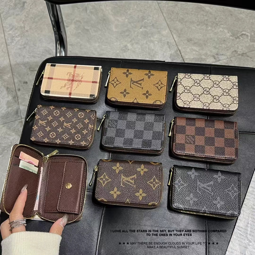 Louis Vuitton / Gucci Card Cases Durable and Elegant