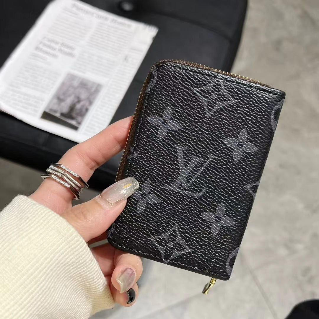 Louis Vuitton / Gucci Card Cases Durable and Elegant