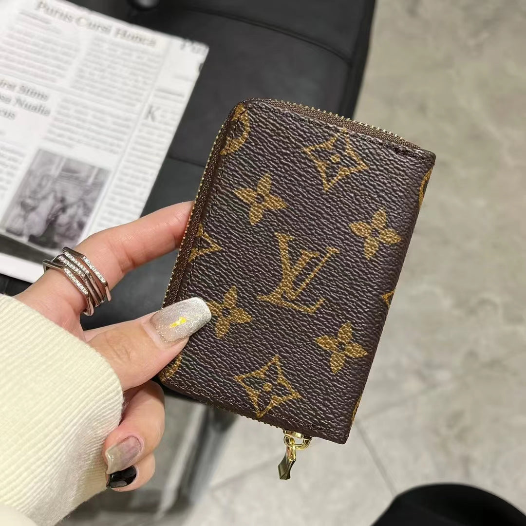 Louis Vuitton / Gucci Card Cases Durable and Elegant
