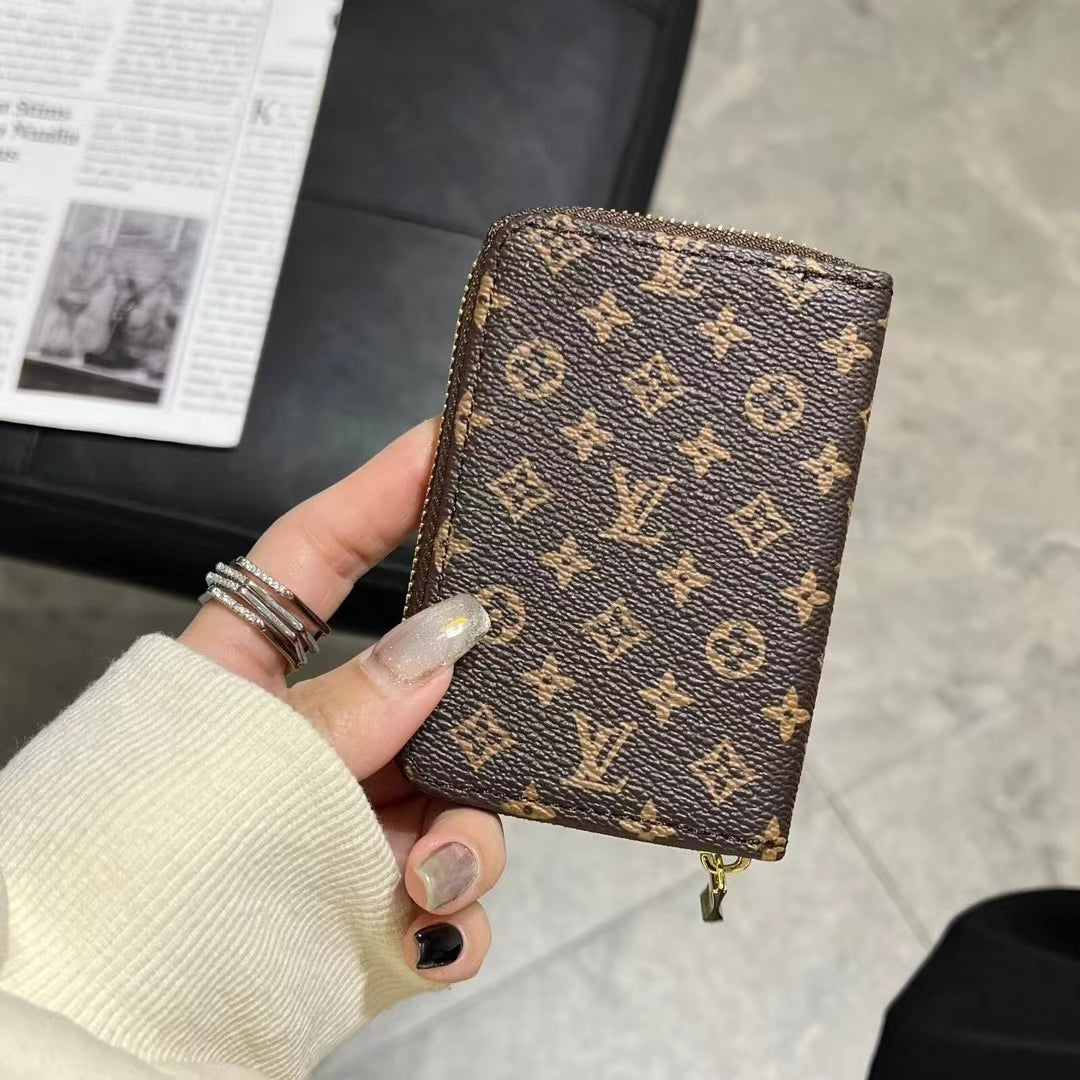 Louis Vuitton / Gucci Card Cases Durable and Elegant