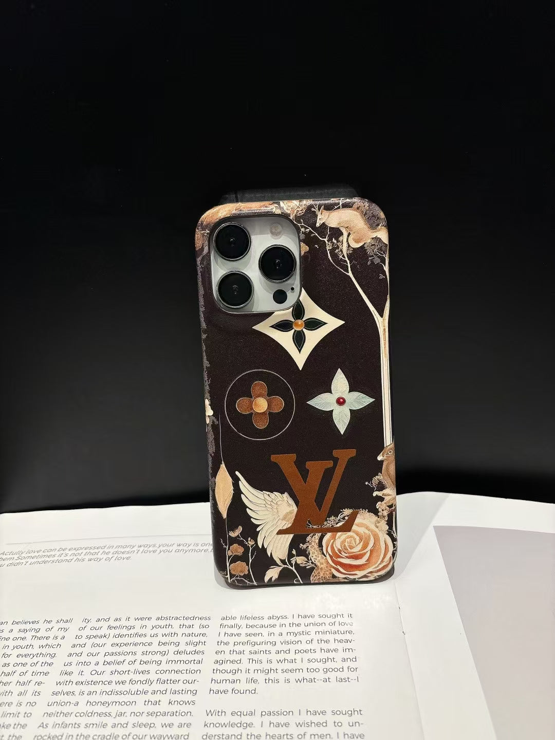 Fashionable Louis Vuitton iPhone Cases