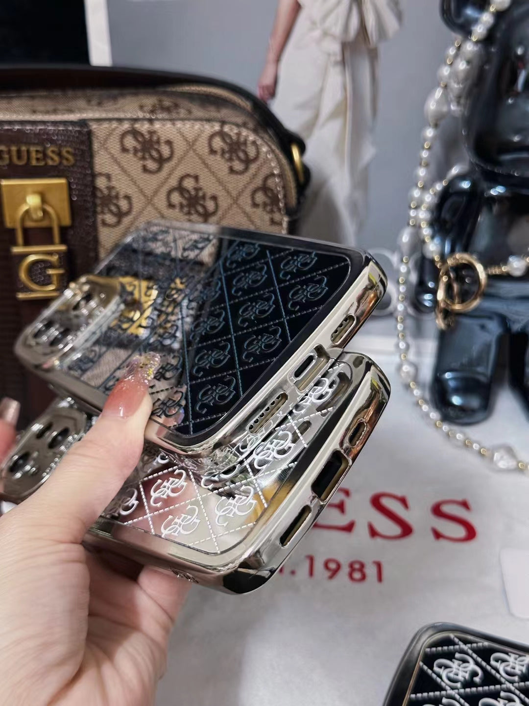 Fashionable Gucci iPhone Cases