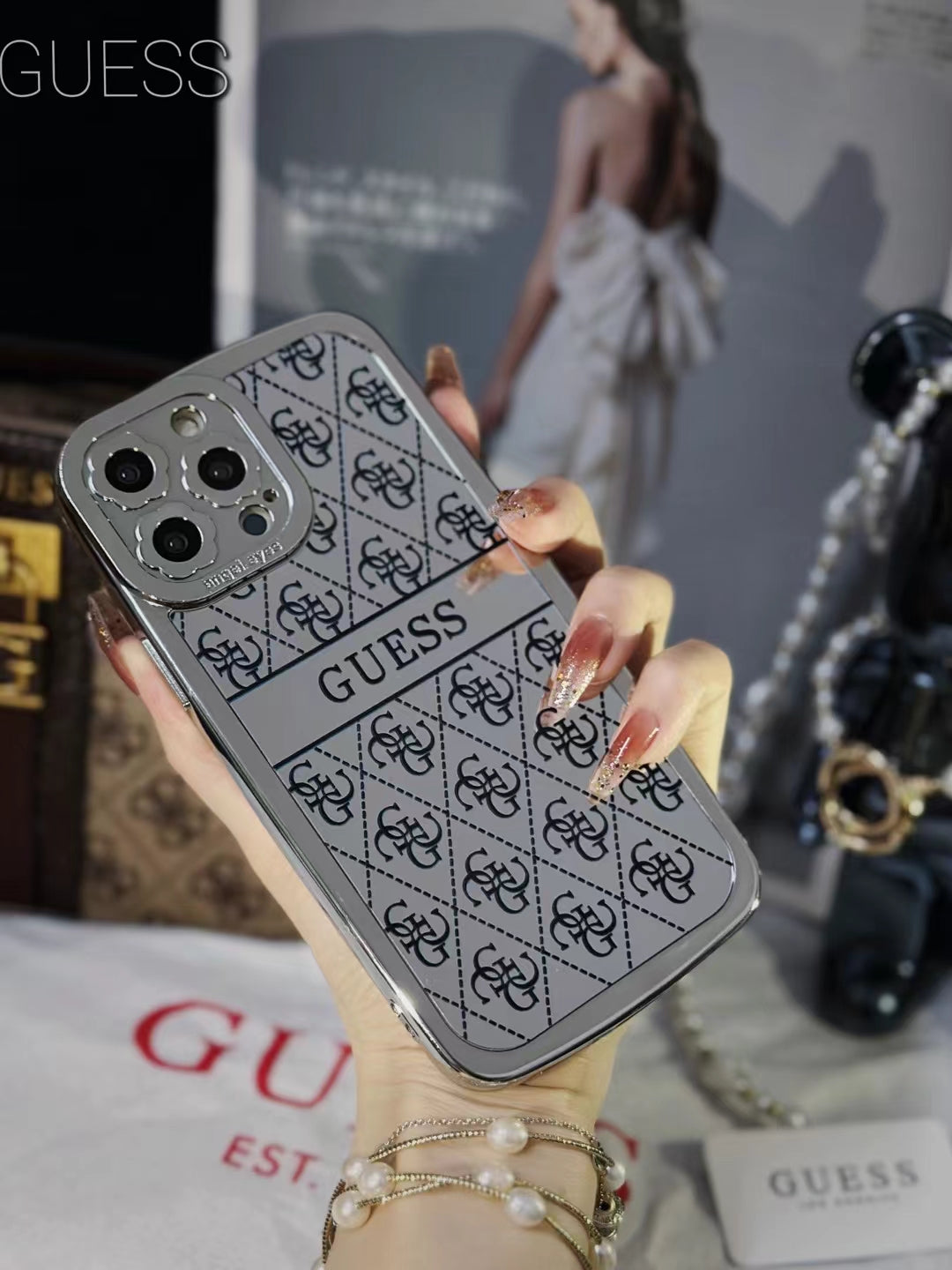 Fashionable Gucci iPhone Cases