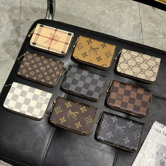 Louis Vuitton / Gucci Card Cases Durable and Elegant