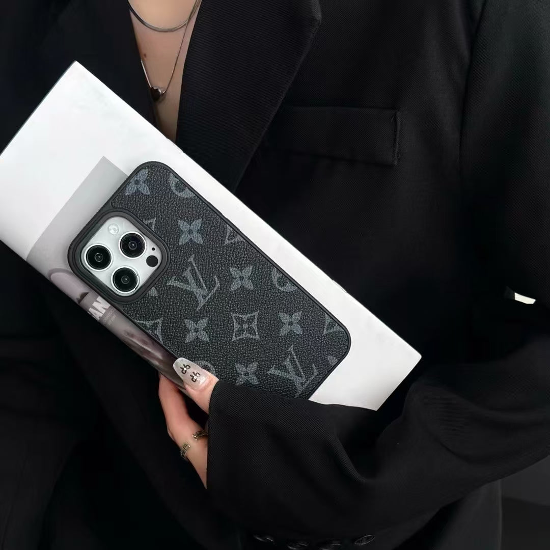 Fashionable and Elegant Louis Vuitton iPhone Cases