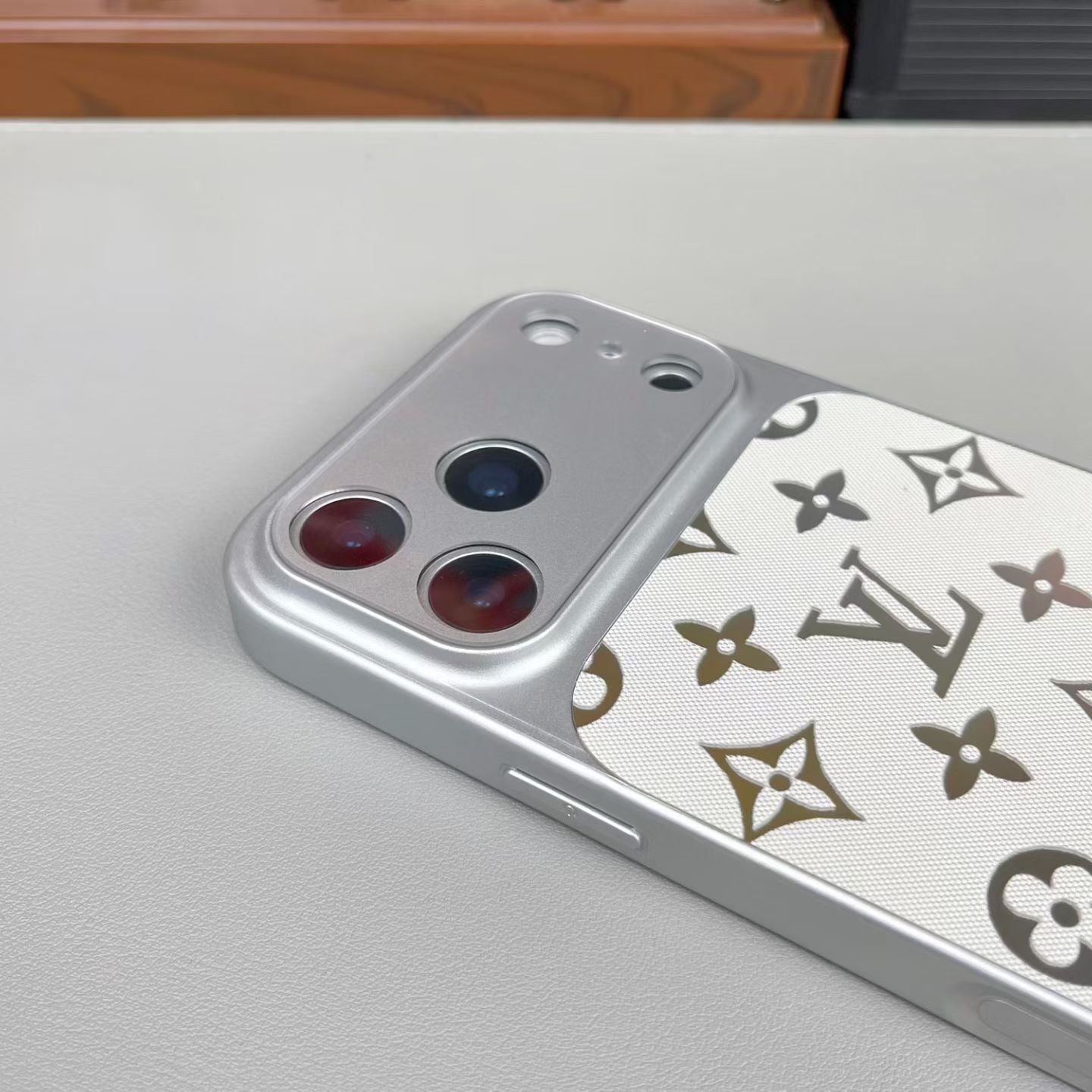 Yebo Fashion Premium Shockproof iPhone Cover