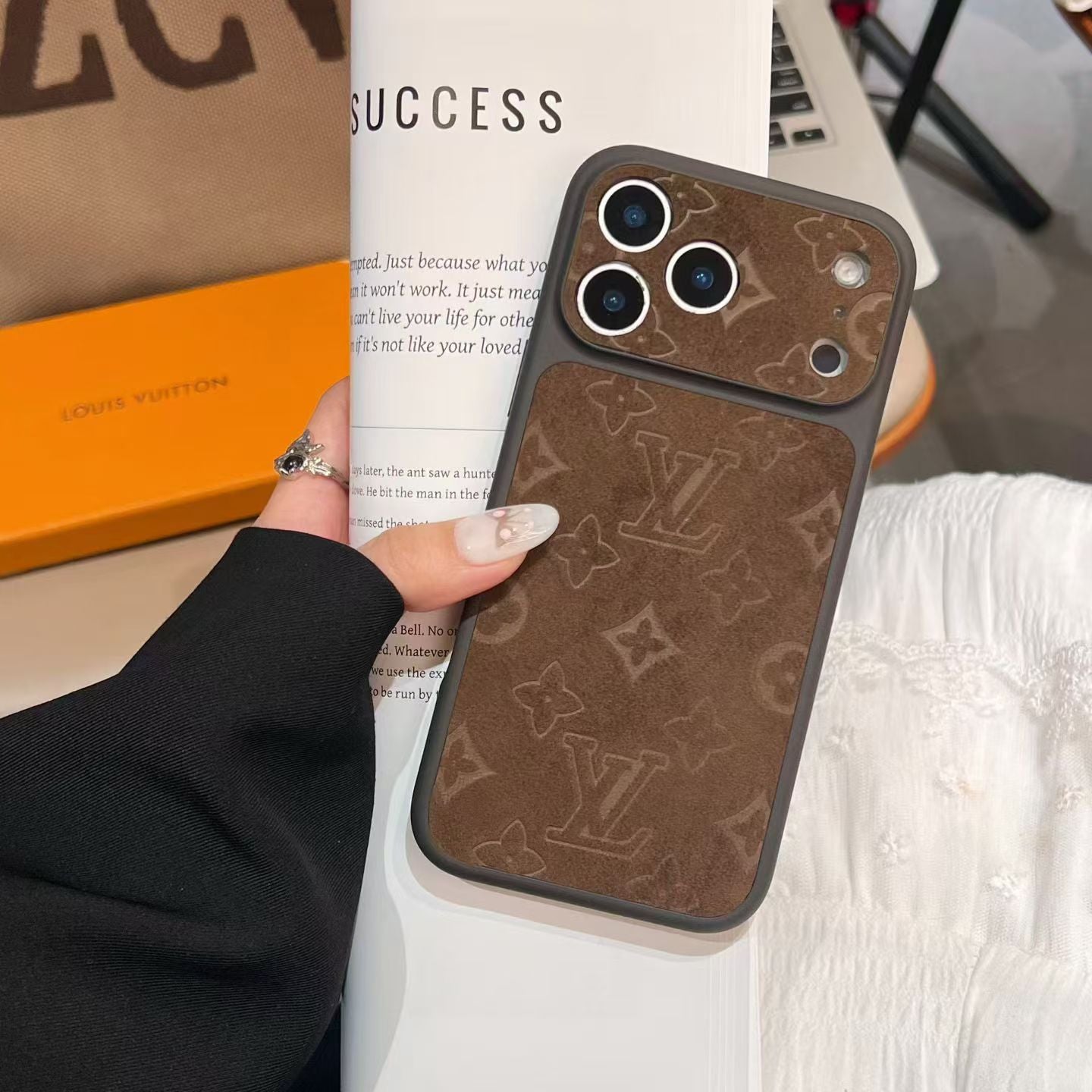 Yebo Fashion Luxury Stylish iPhone Case