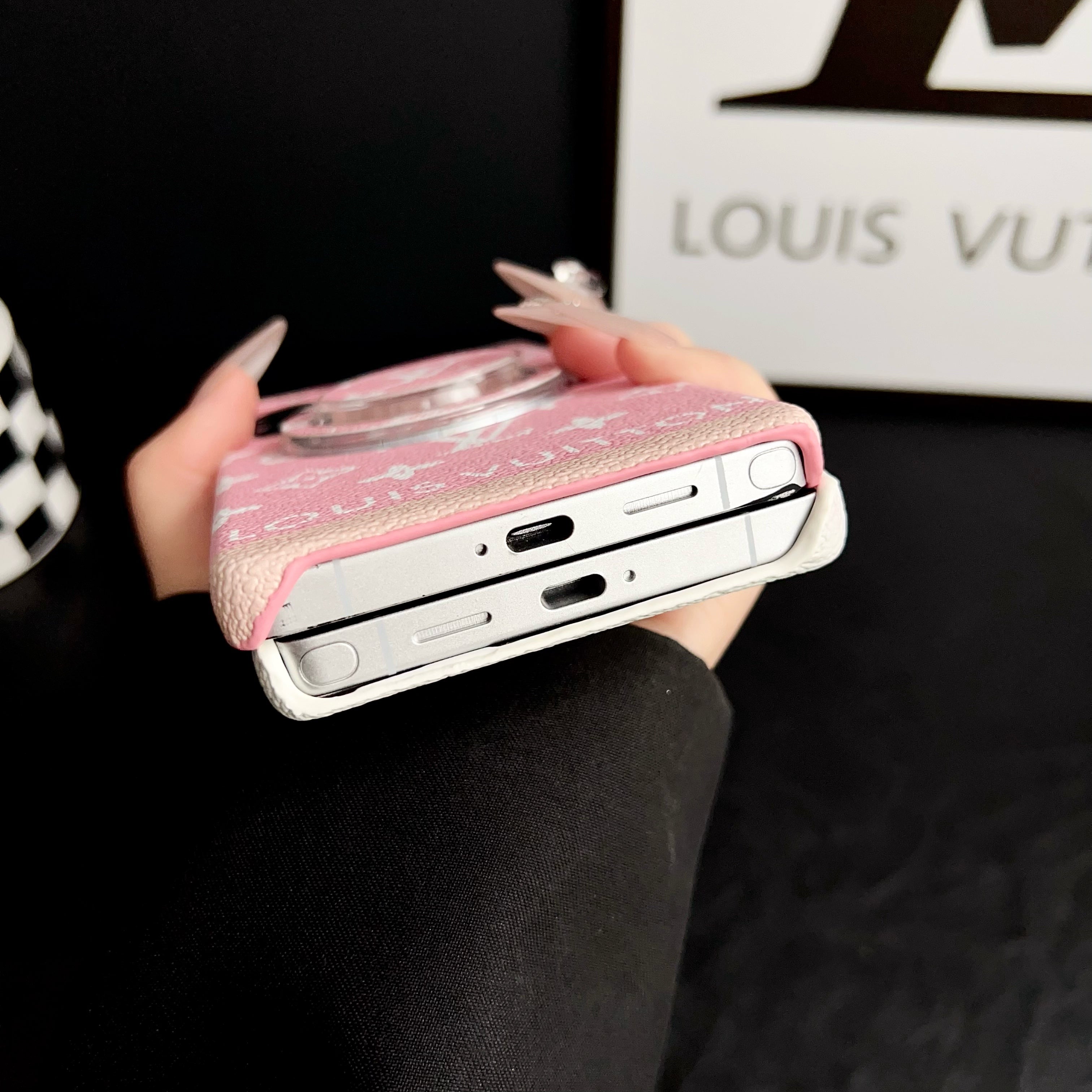Yebo Fashion Modern Shield Phone Case