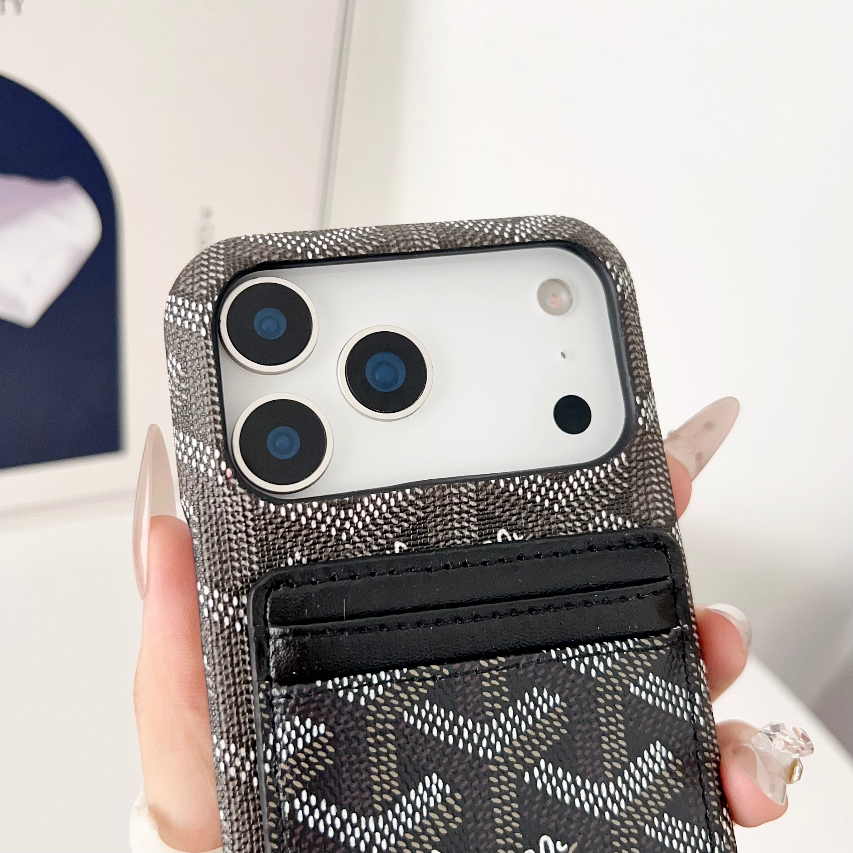 Yebo Fashion Elegant and Shock-Absorbing iPhone Case